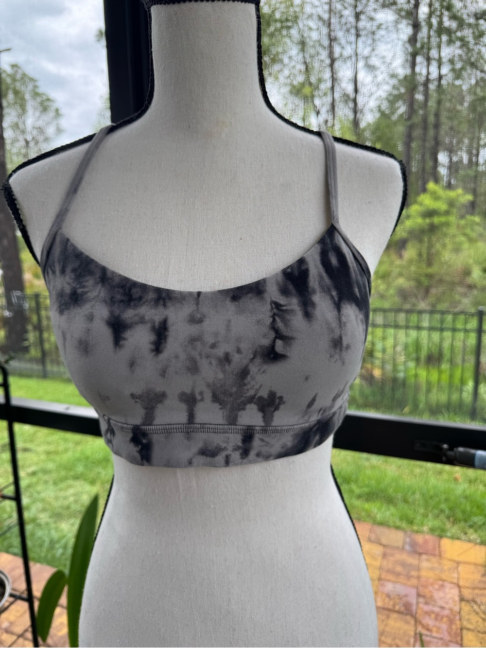 lululemon athletica Black & Gray Tie-Dye sports bra
